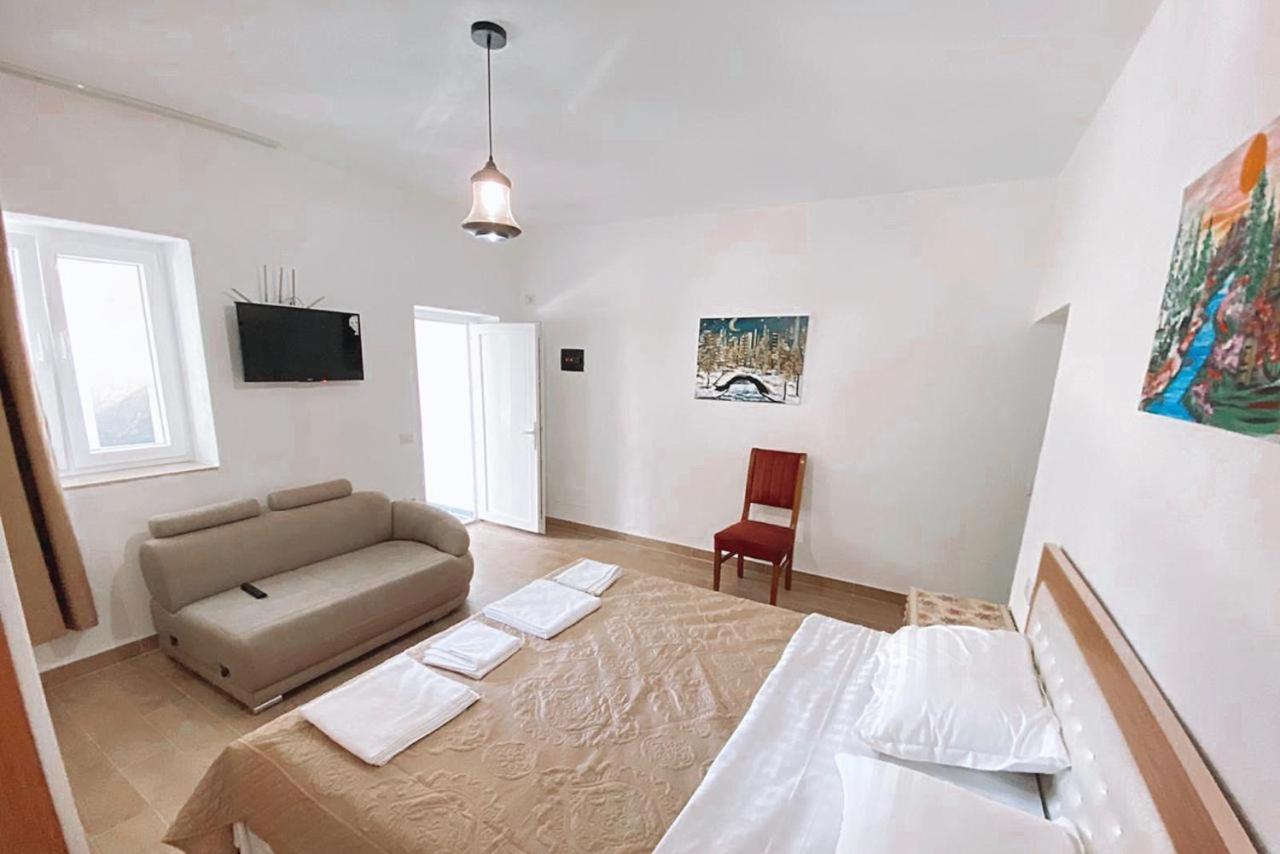 Avdi Rexha Hotel Tropoje